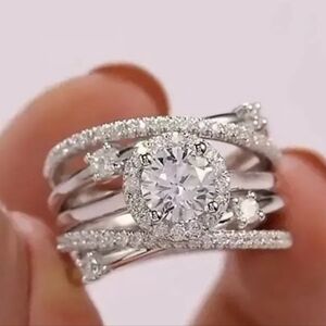 925 Sterling Silver zircon strand ring Size 7. NWT. Fast Ship. Top Seller